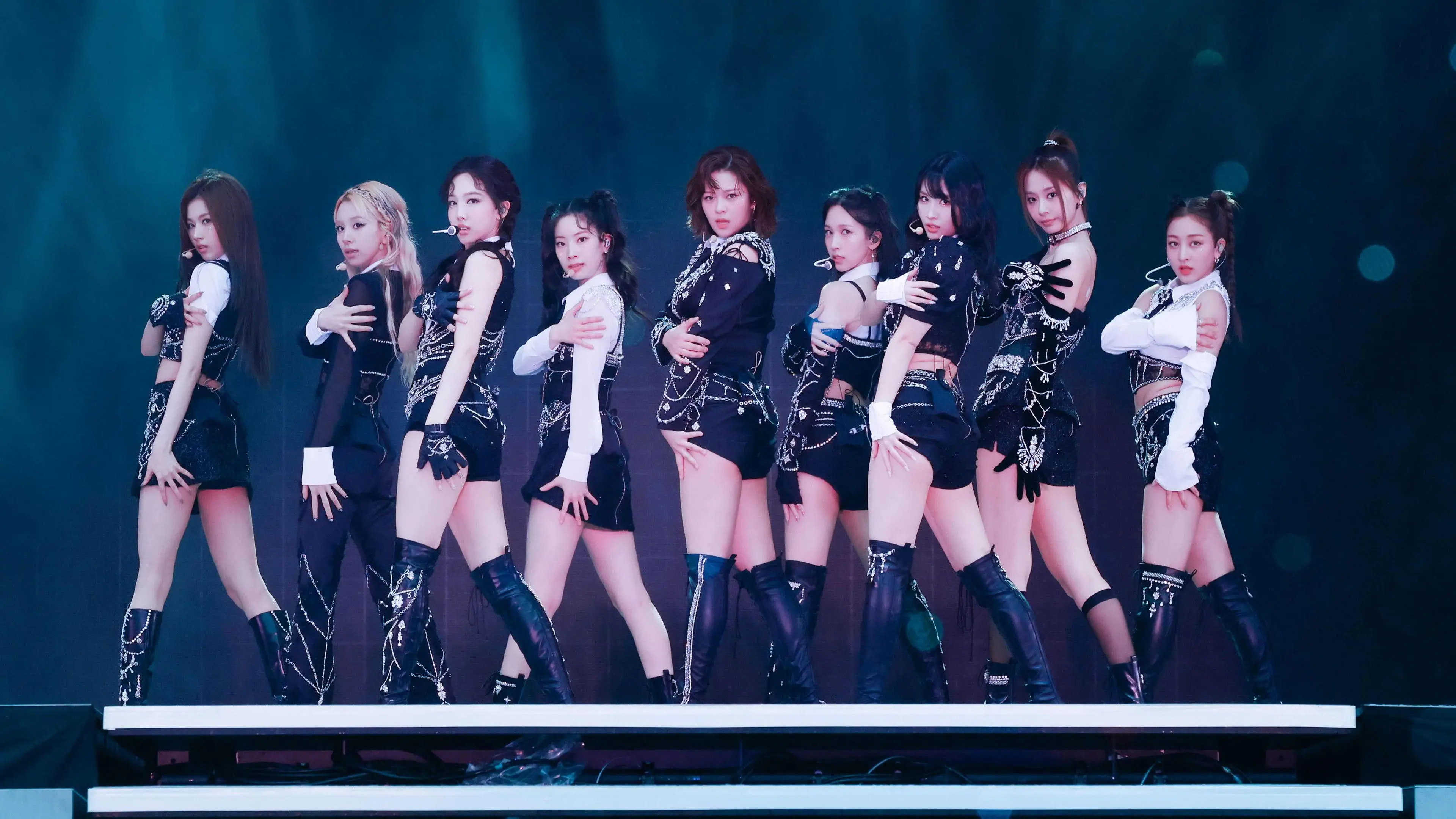 TWICE 5TH WORLD TOUR 'READY TO BE' in JAPAN SPECIAL backdrop