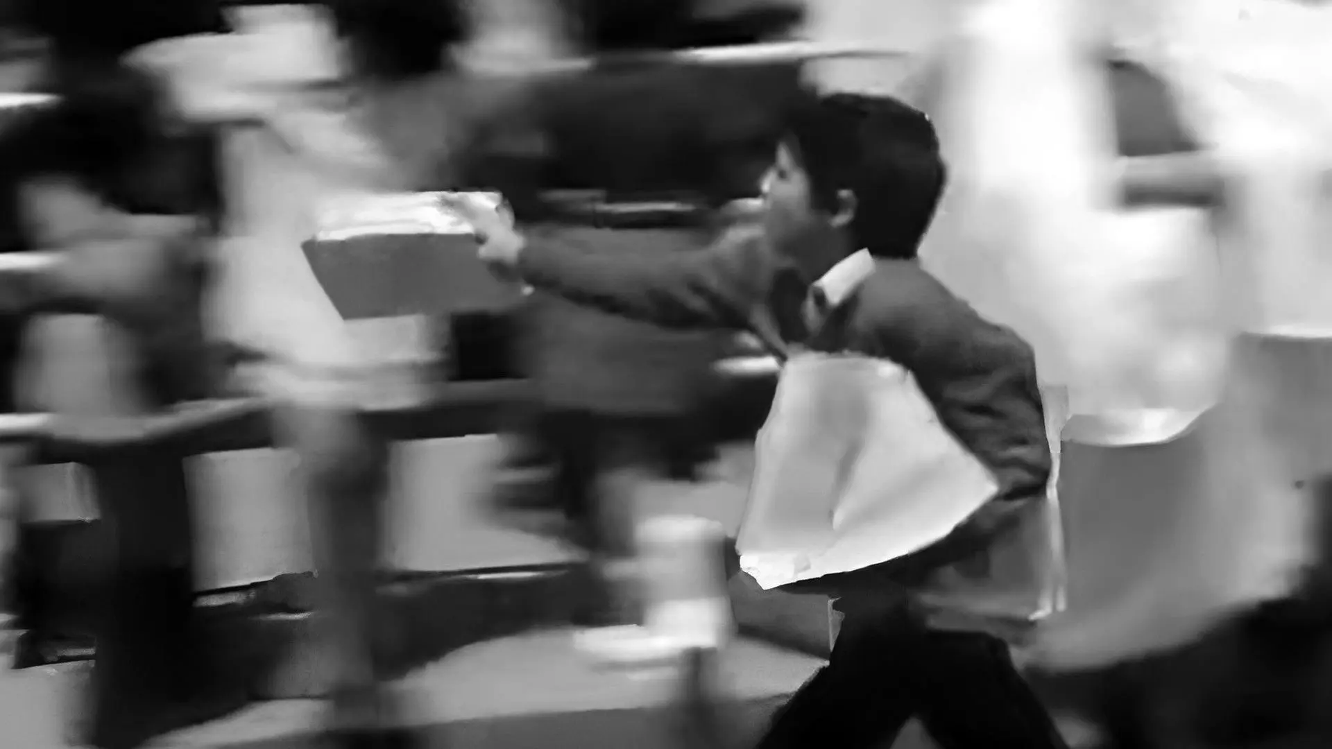 Les Enfants de Novembre backdrop