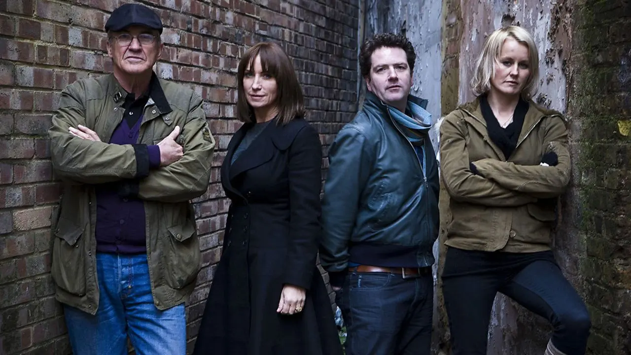 Famous, Rich and Jobless backdrop