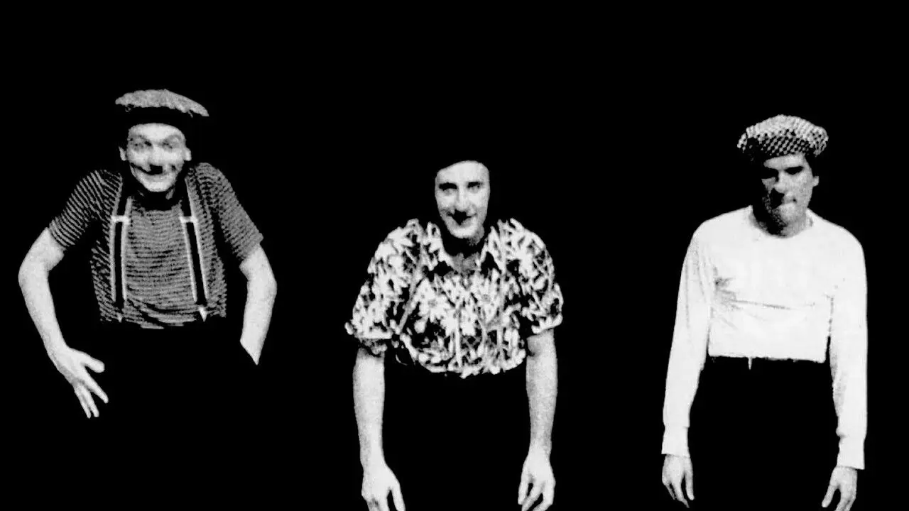 Tricicle: Manicomic backdrop