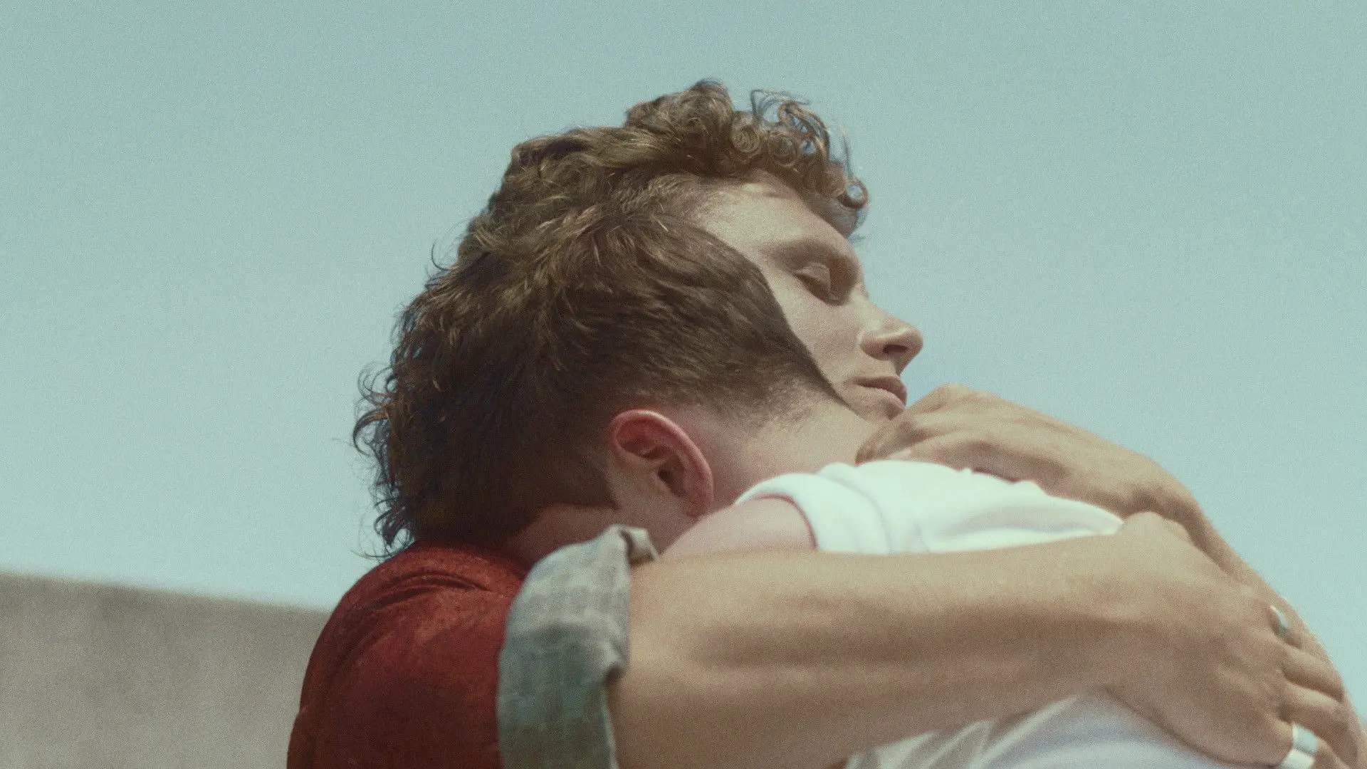 Young, Fragile backdrop