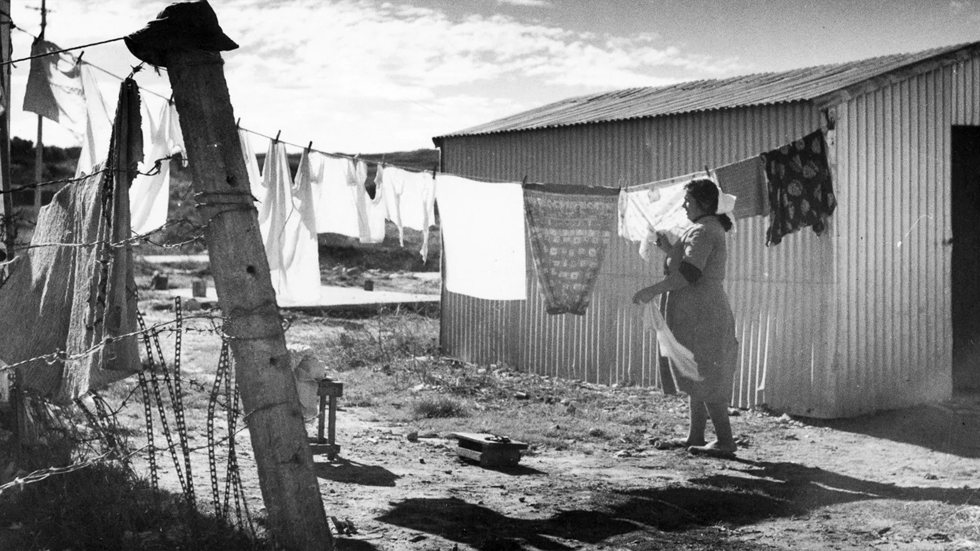 Ma'abarot: The Israeli Transit Camps backdrop