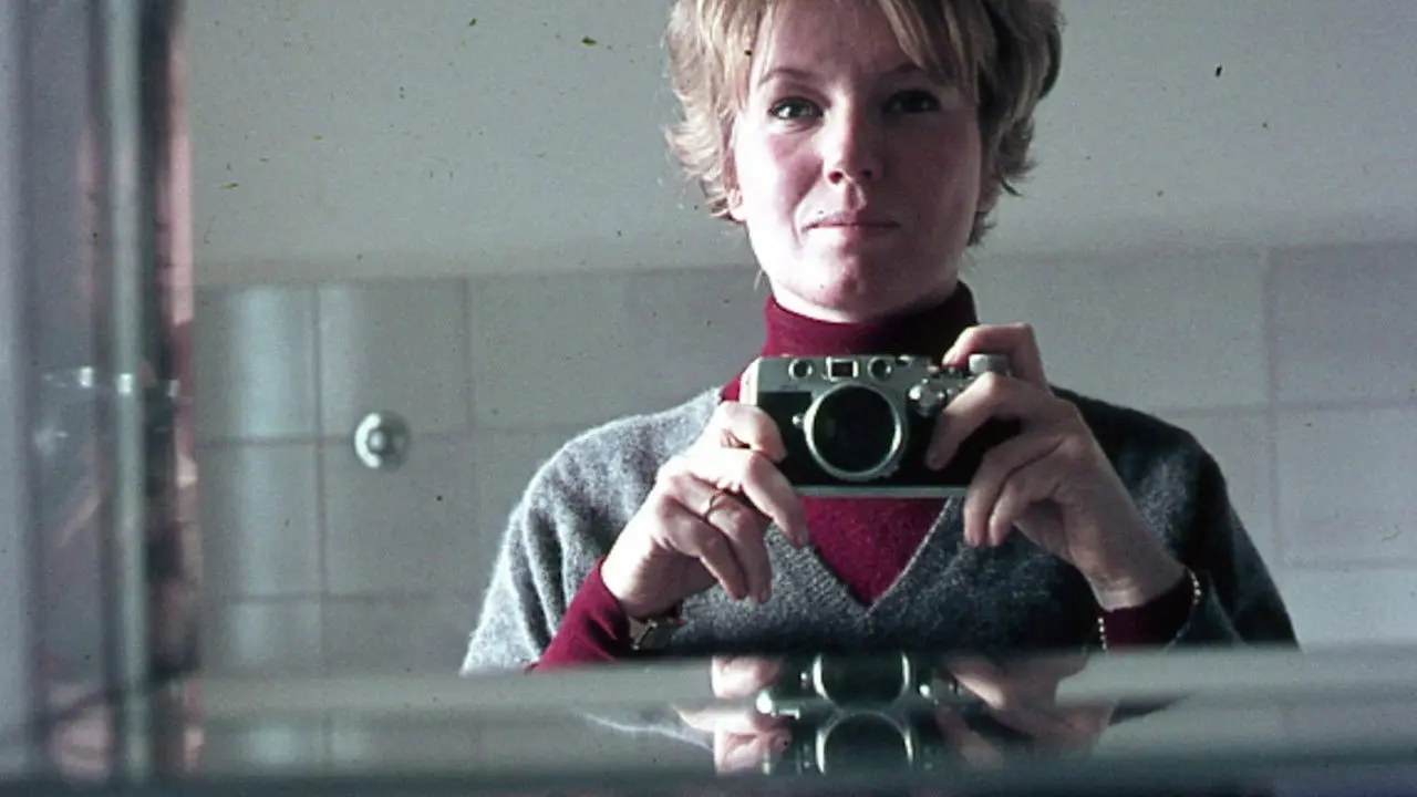 Io sono nata viaggiando backdrop