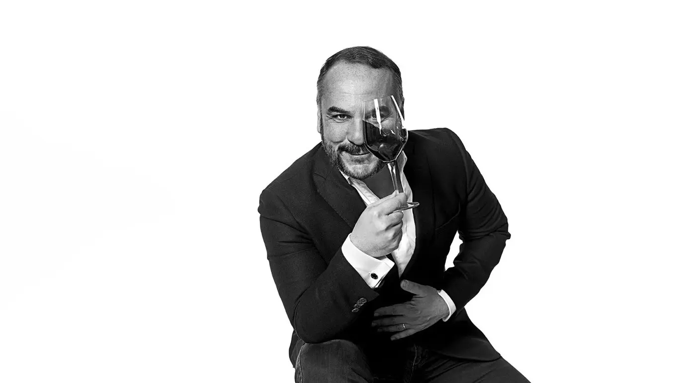 Francois-Xavier Demaison : Di(x)vin(s) backdrop