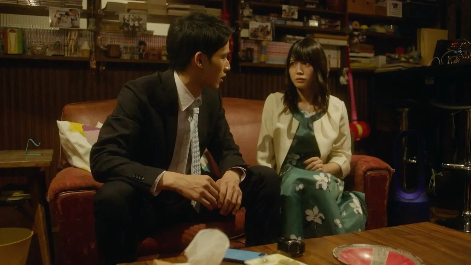 Follow Saretara Owari backdrop