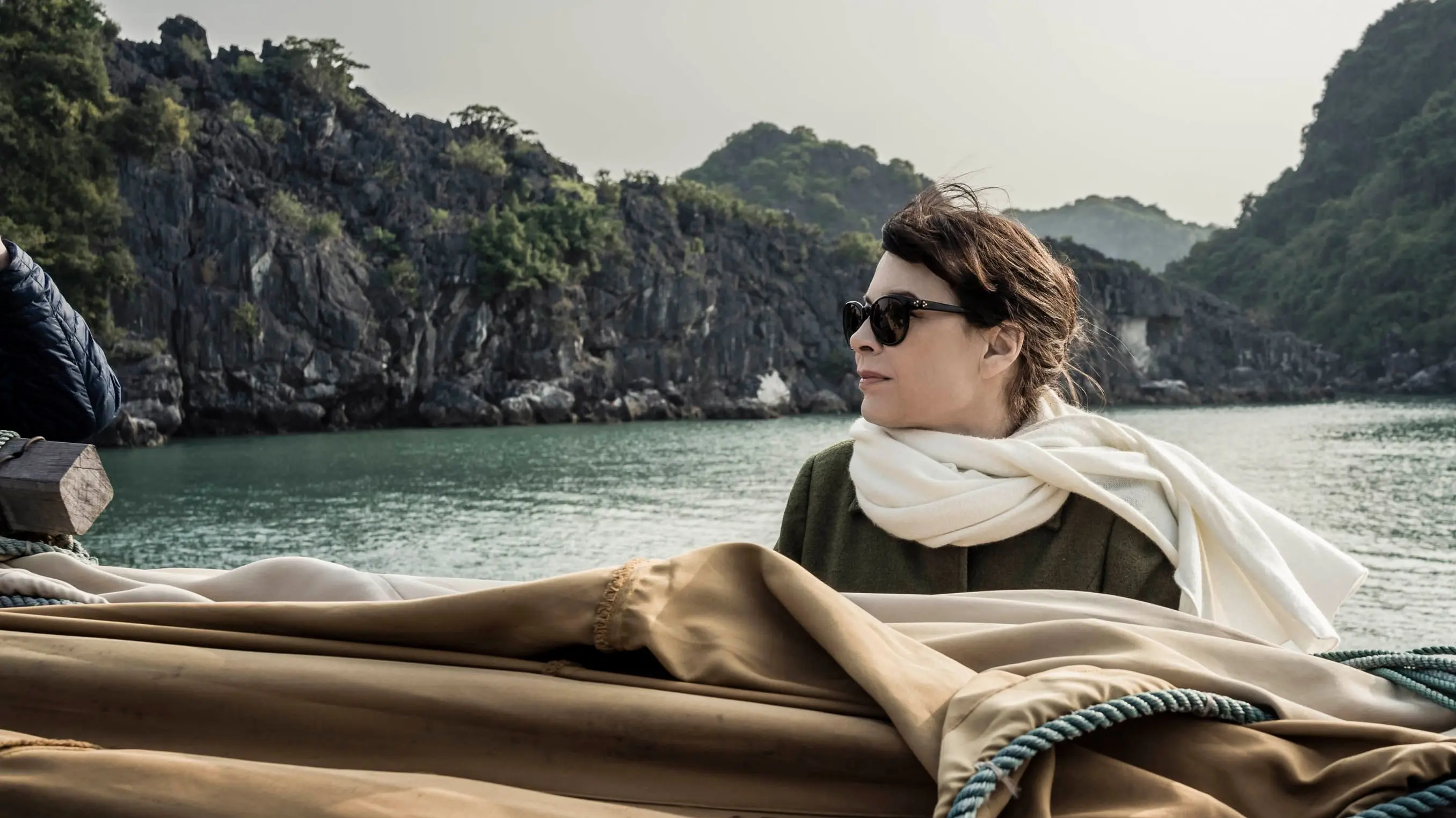 14 Days, 12 Nights backdrop