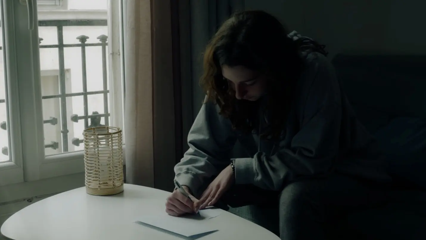 À Contrario backdrop