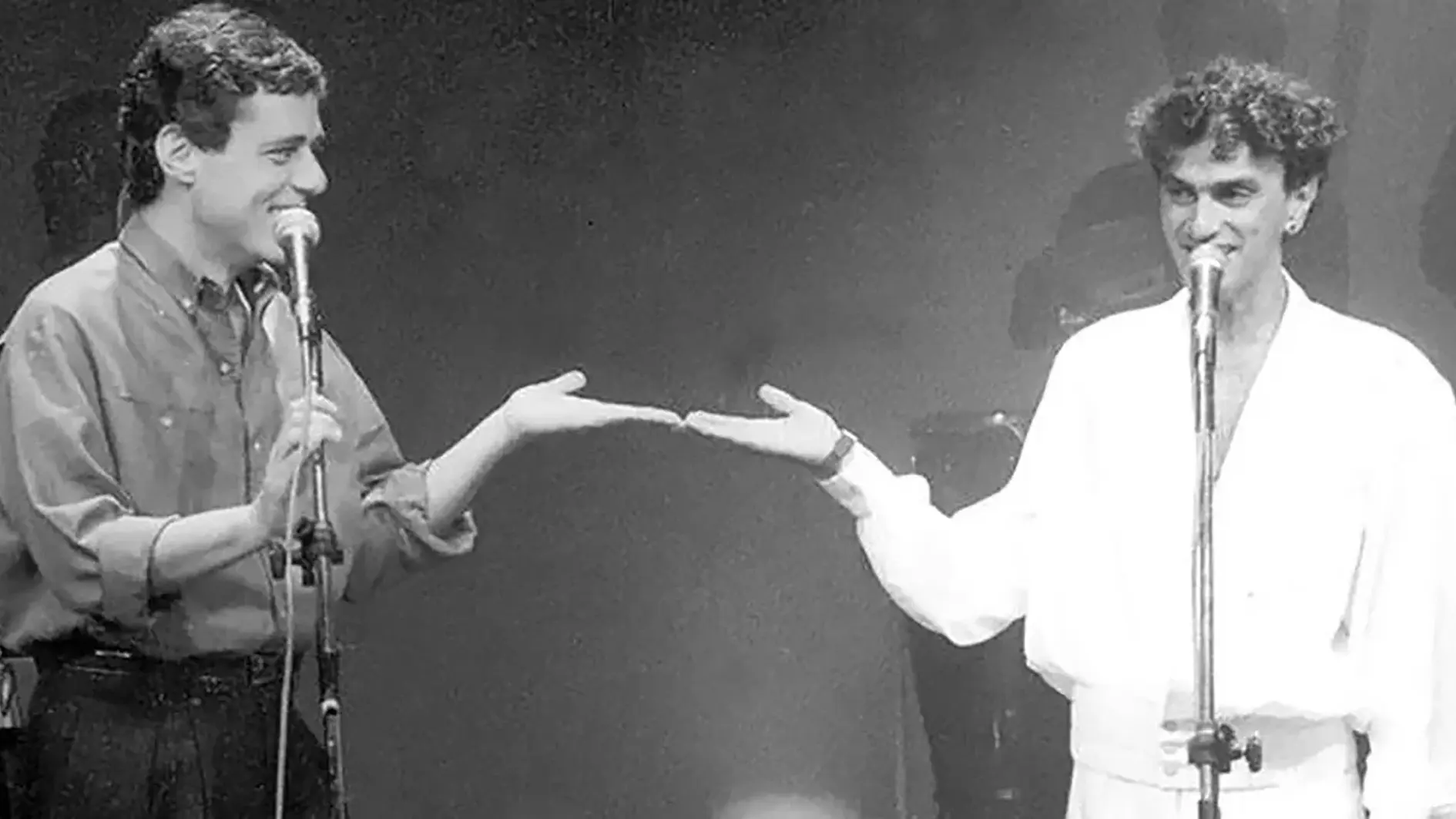 Chico & Caetano backdrop