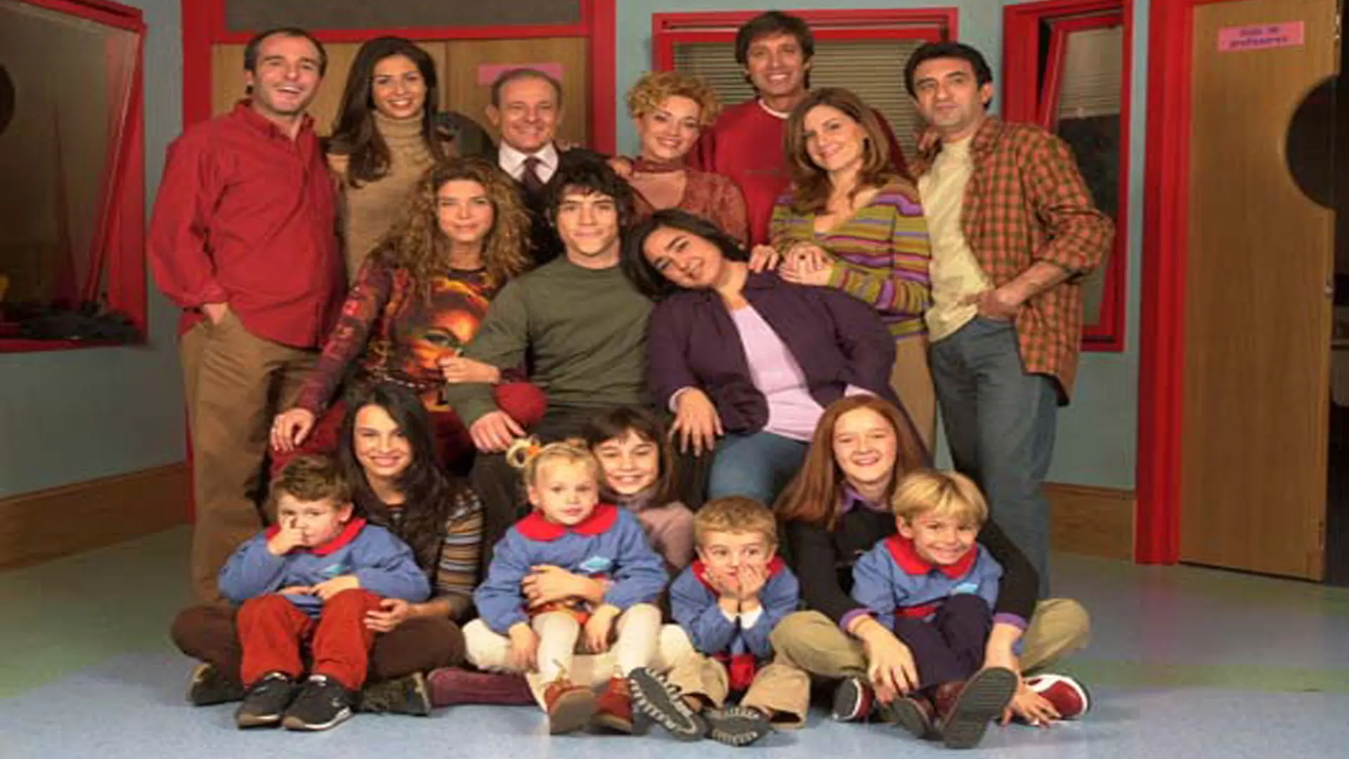 Javier ya no vive solo backdrop