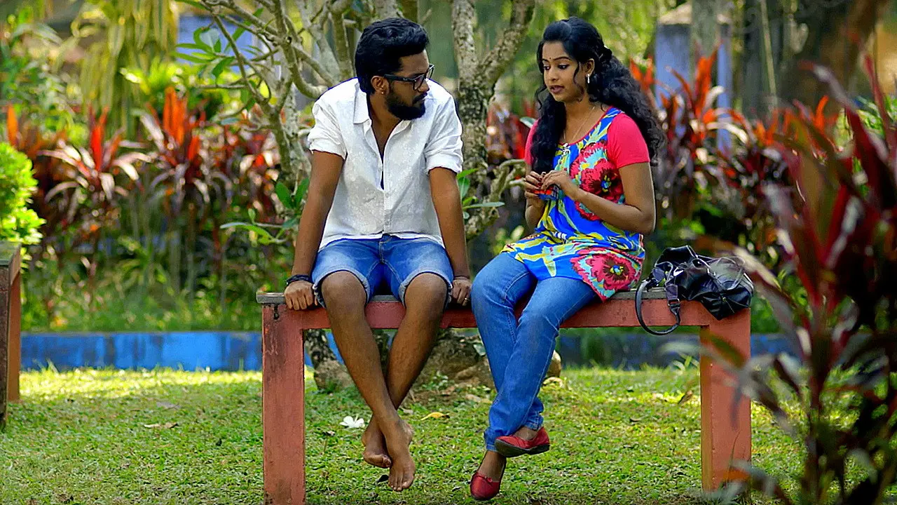 Aana Mayil Ottakam backdrop