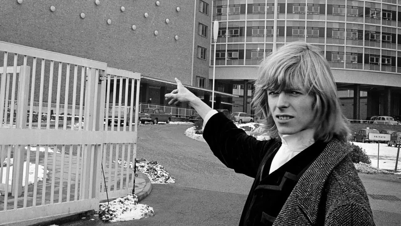 Bowie at the BBC backdrop